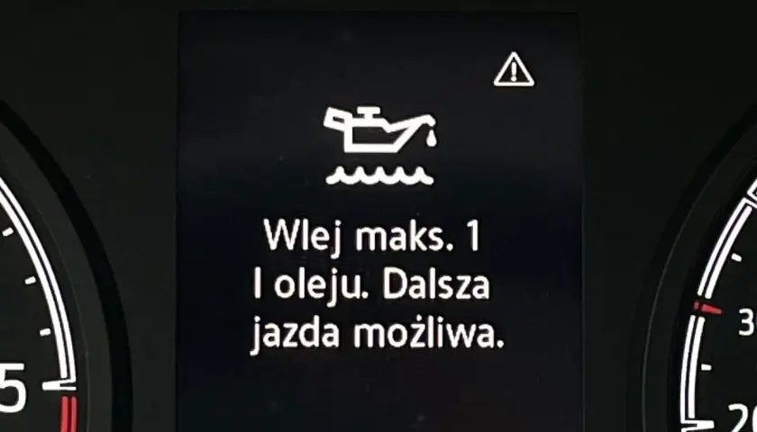 Na desce rozdzielczej świeci się znak oleju w samochodzie: "Wlej maks. 1 l oleju. Dalsza jazda możliwa.