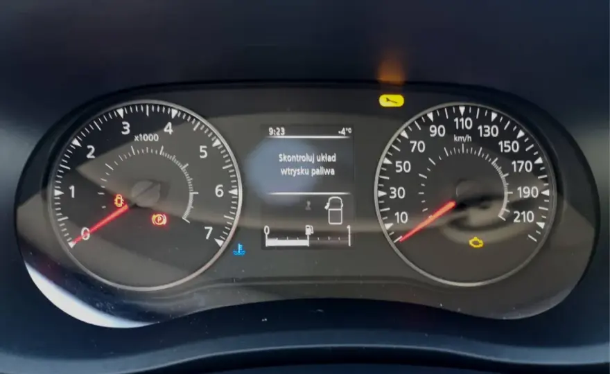 Renault i komunikat „Skontroluj układ wtrysku paliwa” - co sprawdzić?