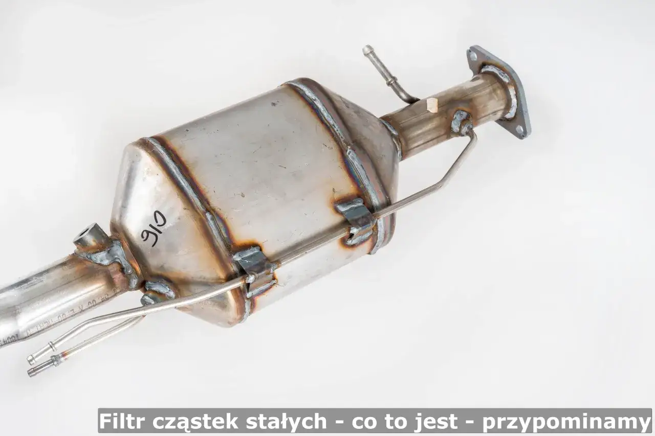 Filtr cząstek stałych (DPF) montowany jest od lat, aby redukować emisję spalin. Ten element układu wydechowego zatrzymuje sadzę.